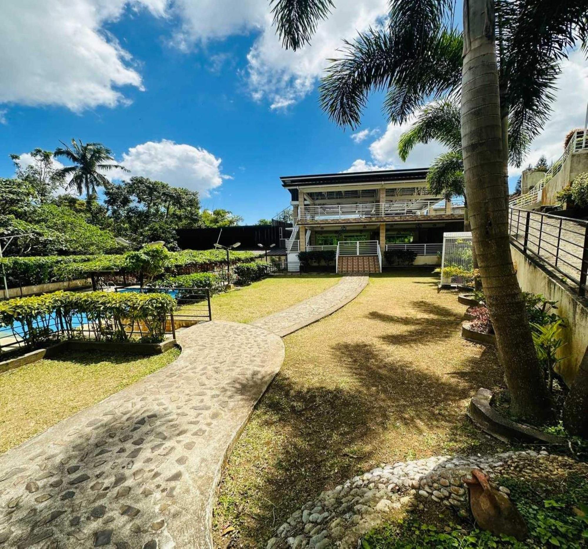 Oyo 1067 Villa Sofia At Silang Tagaytay City Exterior foto